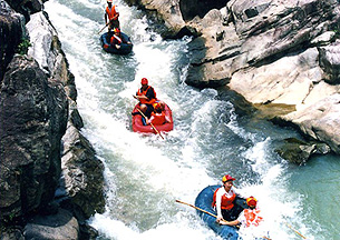 激流勇進(jìn)冒險活動